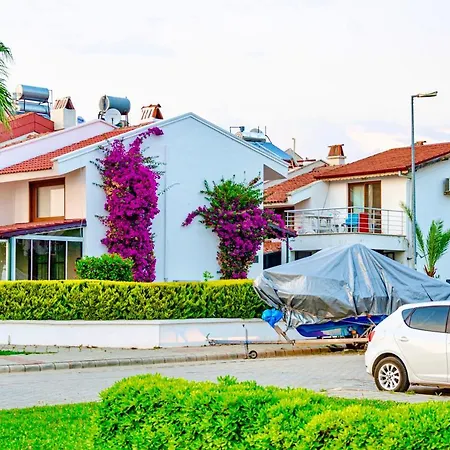 Angeles - Marinada , Denize Sifir Sitede Villa